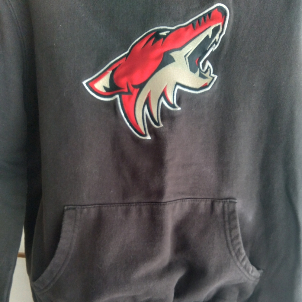 NHL Coyotes Black Hoodie - Picture 2 of 6